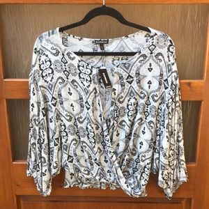 🌟🌟🌟EXPRESS FLOWY Light weight Top🌟🌟🌟